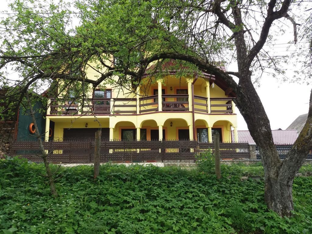 Hotel Karisma Kriss Sucevita Exterior foto