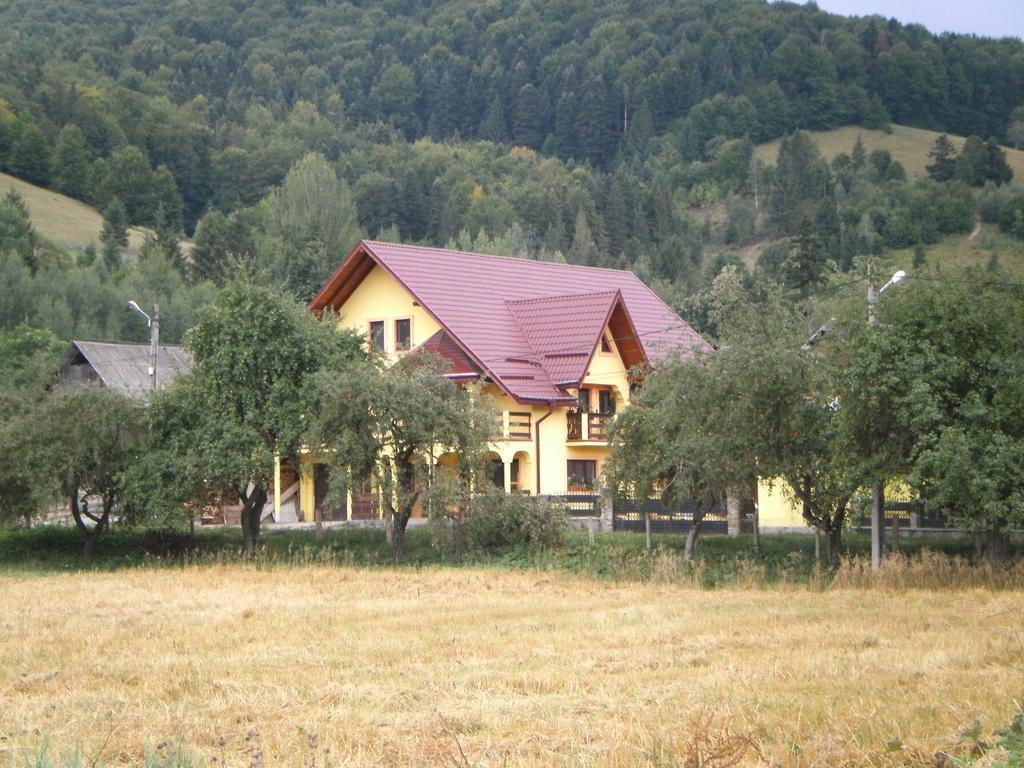 Hotel Karisma Kriss Sucevita Exterior foto